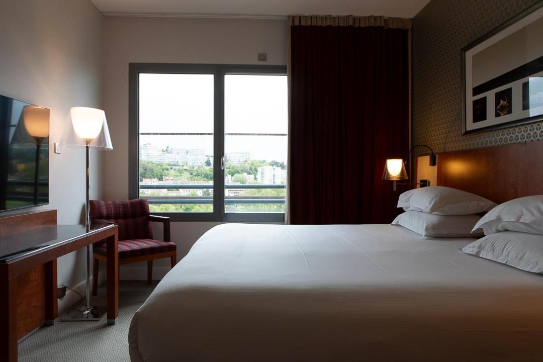 Hotel Crowne Plaza Lyon - Cite Internationale Esterno foto